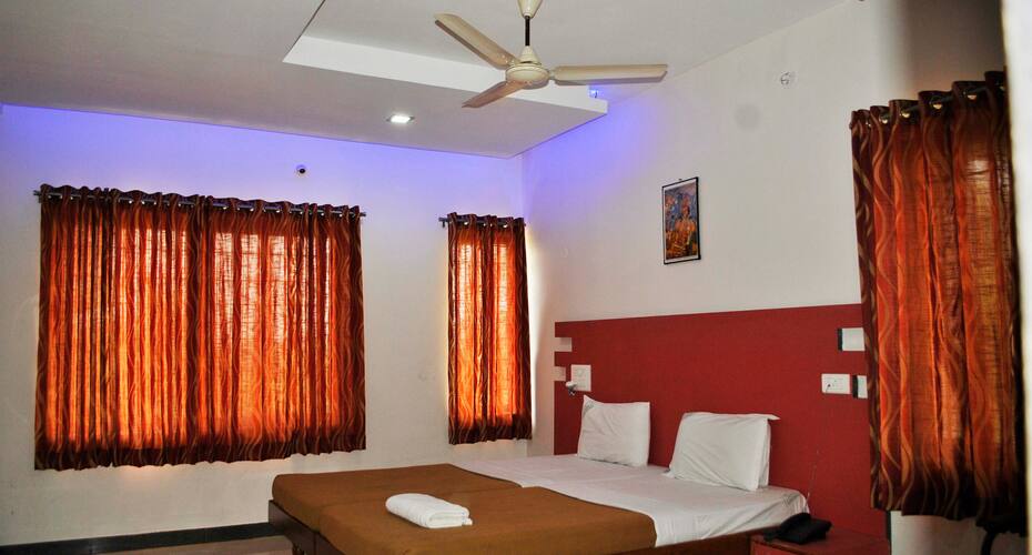 iROOMZ Hotel Ashoka, Gangavathi 5